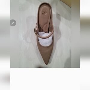 Chic Tan Pointed Toe Heels